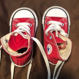 toddler size 4 Converse high top
